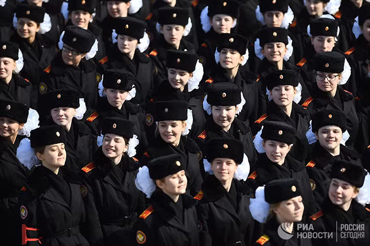 Theo Bộ Quốc phòng Nga, lễ duyệt binh 9/5 năm nay sẽ có 120 đơn vị vũ khí và trang thiết bị quân sự hiện đại, trong đó có nhiều vũ khí mới, cùng với đó là sự xuất hiện của hơn 12.000 binh sĩ đại diện cho lực lượng vũ trang Nga. Nguồn ảnh: RIA Novosti.