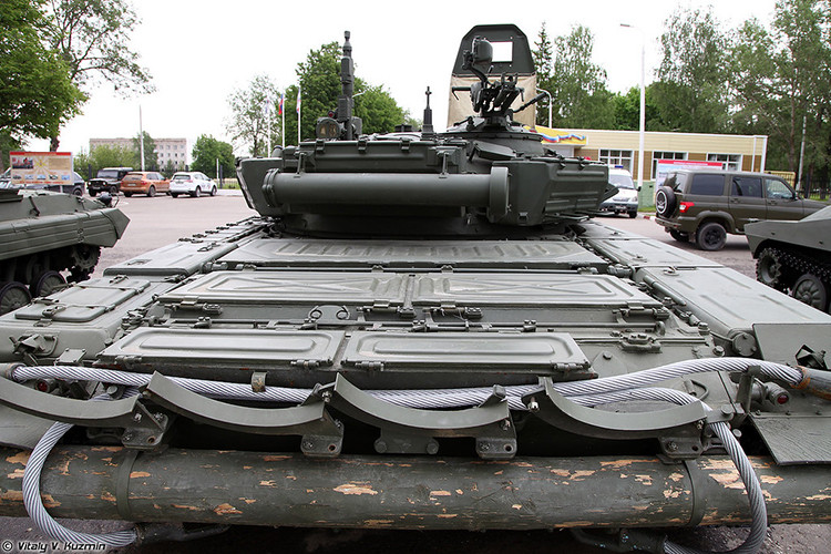 Như mọi năm, nước chủ Nga sẽ tạo điều kiện cho các quốc gia lần đầu tiên tham gia Tank Biathlon làm quen với T-72B3 kể cả việc thử nghiệm hệ thống vũ khí trên xe thông qua các bài bắn đạn thật. Nguồn ảnh: Vitaly-Kuzmin.