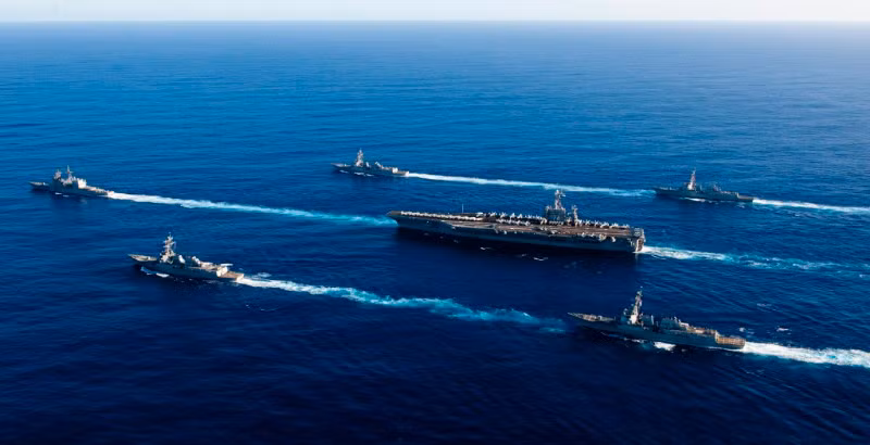 Thay vì sử dụng tên lửa hay vũ khí hạt nhân, Quân đôi Nga trong tương lai hoàn toàn có thể sử dụng vũ khí công nghệ cao để vô hiệu hóa biên đội tàu sân bay của Mỹ. Nguồn ảnh: Sputnik.