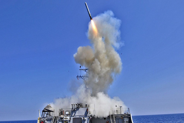 Còn nếu chỉ sử dụng Tomahawk thì cuộc không kích của Mỹ đối với Syria hay Nga chỉ là một hành động vô thưởng, vô phạt và không mang lại bất cứ điều gì, ngoại trừ việc người dân Mỹ sẽ thấy chính quyền của ông Trump đốt tiền thuế của họ như thế nào. Nguồn ảnh: Mashable.