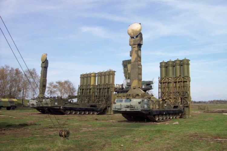 "Trong cuộc họp chính thức, đã được quyết định về cách hiện đại hóa vũ khí với mục đích bảo vệ an toàn không phận trước các mối đe dọa từ bên ngoài," Bộ trưởng Poltorak tuyên bố. Nguồn ảnh: defence-blog.