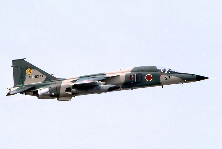JASDF ban đầu dự định sẽ mua tới 160 chiếc F-1, tuy nhiên do những khó khăn của việc cắt giảm ngân sách mà chỉ có 77 chiếc xuất xưởng, đợt giao hàng cuối cùng diễn ra trong tháng 3/1987. Ảnh: airliners.