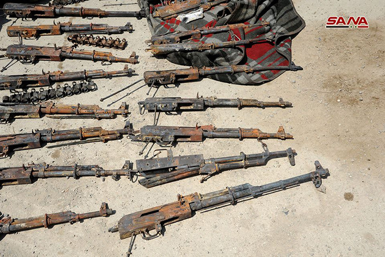 Hầu hết số vũ khí trên đều được quân nổi dậy giấu bên trong các hầm ngầm hoặc chôn dưới đất nhằm tránh quân chính phủ có thể tìm thấy được. Tuy nhiên hầu hết, các kho vũ khí này đều bị Quân đội Syria thu hồi ngay sau khi kiểm soát các vùng mới được giải phóng. Ảnh: Sana.