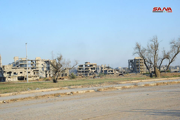 Bên cạnh, tình hình ở Duma cứ điểm phòng thủ còn lại duy nhất của quân nổi dậy ở Đông Ghouta cũng có những bước tiến khả quan khi quân nổi dậy ở đây cũng quyết định buông súng lựa chọn giải pháp rời đi. Ảnh: Sana.