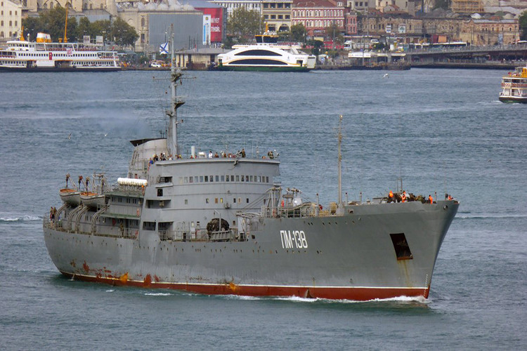 Một mẫu tàu vận tải quân sự khác thường được Hải quân Nga sử dụng ở Syria là lớp tàu Amur, nhiệm vụ chính của nó cũng là vận tải vũ khí, đạn dược từ Nga qua Syria. Nguồn ảnh: liveuamap‏.