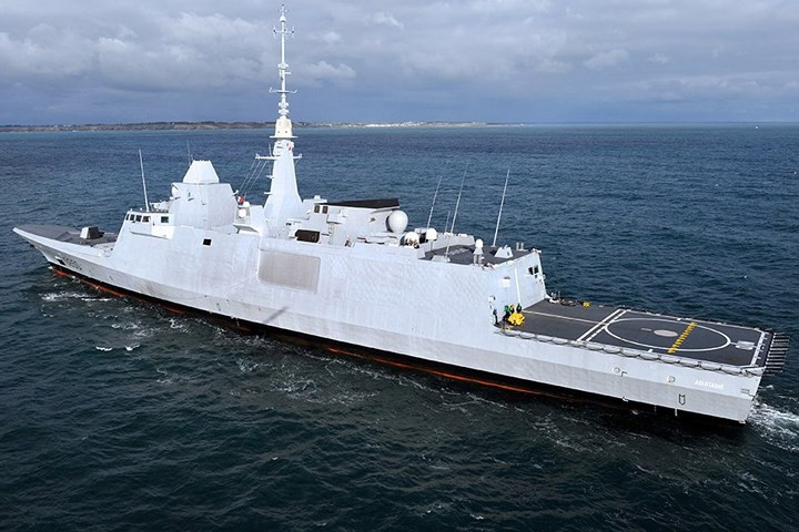 Tàu hộ vệ Aquitaine đa năng của Pháp, có khả năng mang tên lửa Aster. Ảnh: AFP.
