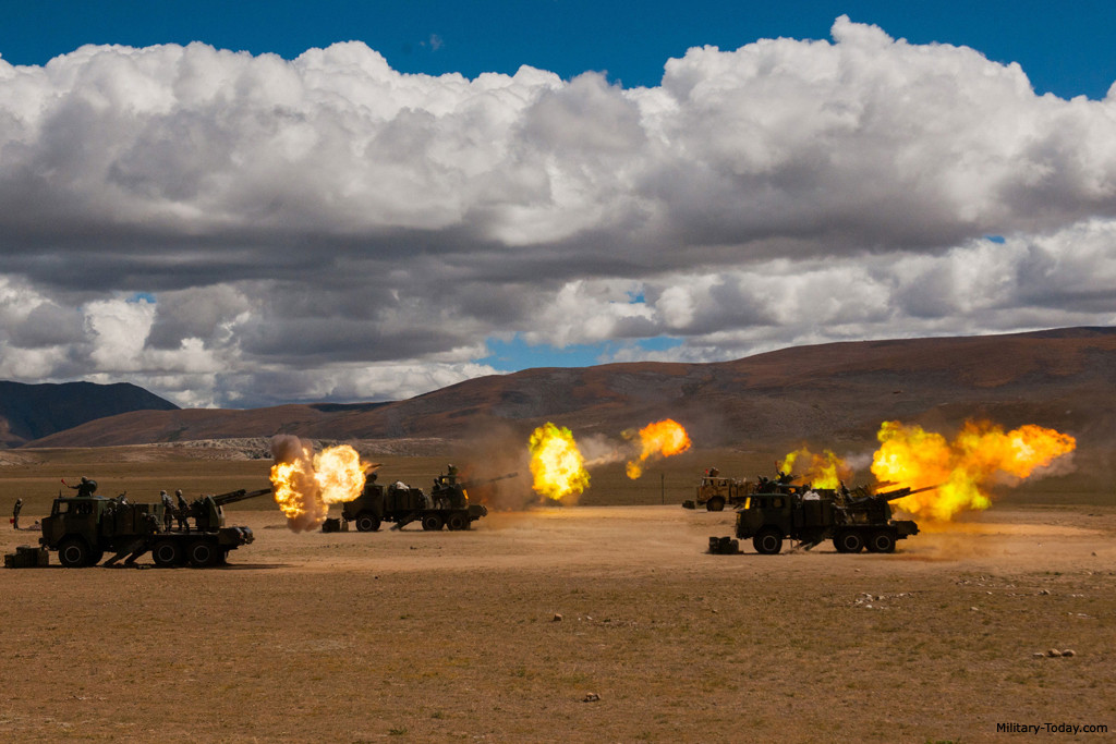 Gia bTheo biên chế trong Quân đội Trung Quốc, một khẩu đội PCL-09/CS/SH1 bao gồm 6 khẩu pháo và một xe chỉ huy khẩu đội. Một trung đoàn PCL-09 bao gồm nhiều khẩu đội, một tiểu đoàn xe chỉ huy; một radar trinh sát khí tượng; một radar định vị pháo binh và một số xe trinh sát... Nguồn ảnh: Military-Today