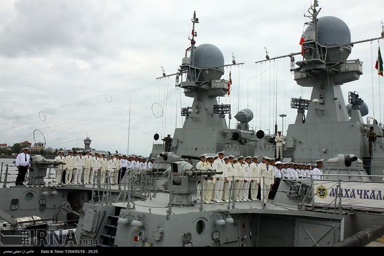 Điều này cho thấy, Quân đội Nga muốn biến Hạm đội Caspian thành một hình mẫu mới cho lực lượng hải quân nước này. Mặt khác các tàu chiến của Hạm đội Caspian không phải là các tàu chiến cỡ lớn mà chỉ có lượng giãn nước từ 500 tấn trở lên nhưng sức mạnh của chúng lại có thể vươn tới các mục tiêu cách biển Caspian hàng ngàn km. Nguồn ảnh: Vestnik Kavkaza.