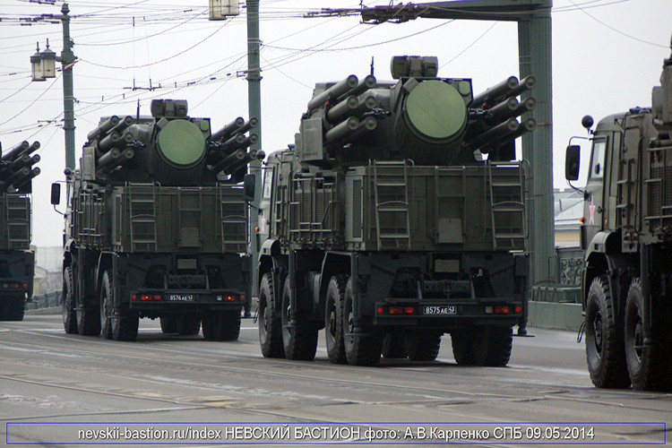 Việc Syria sở hữu Pantsir-S1 là điều mà ai cũng đã biết, nhưng với con số lên đến 40 tổ hợp thì mọi chuyện lại hoàn toàn khác nhất là khi loại vũ khí này có thể giúp Damascus đánh chặn các loại vũ khí công nghệ cao như tên lửa hành trình hay máy bay không người lái. Nguồn ảnh: nevskii-bastion.