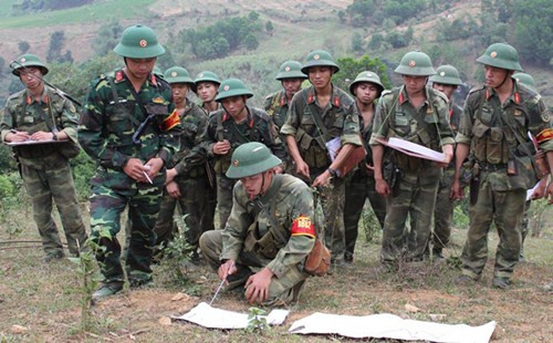 Trinh sát thực địa xác định cách đánh.