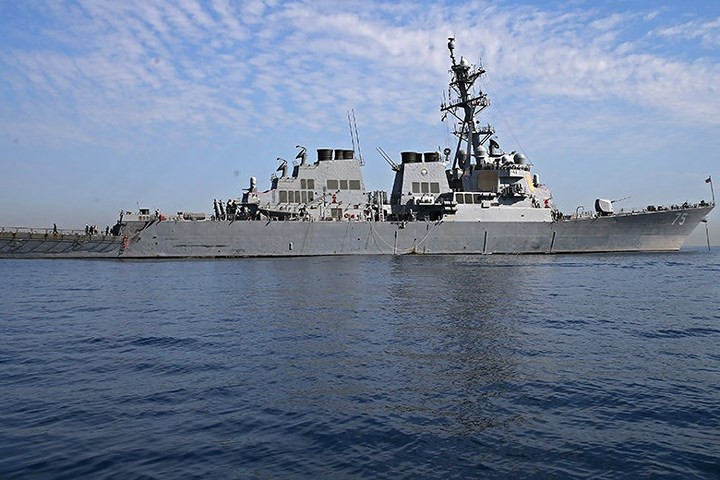 Khu trục hạm tên lửa dẫn đường lớp Arlegh Burke, Donald Cook, của Mỹ đậu ở ngoài khơi Syria. Ảnh: TASS.