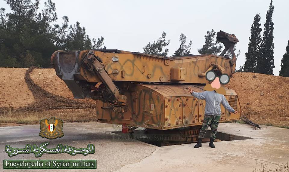 Dù sở hữu khả năng tấn công đồng thời 5 mục tiêu cùng một lúc nhưng quy mô của các tổ hợp phòng không S-200 của Syria hiện tại, họ khó có thể làm được điều này. Trong ảnh được cho là một trong những bệ phóng S-200 tham gia đánh chặn tên lửa Israel trong đêm 9/4. Nguồn ảnh: Encyclopedia of Syrian.