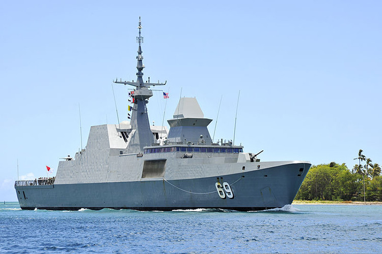 Các tàu khu trục lớp Formidable ban đầu được thiết kế để thay thế các tàu vũ trang lớp Sea Wolf đã lỗi thời trong biên chế Hải quân Singapore với chiếc đầu tiên được khởi đóng trong năm 2004 và hoàn tất quá trình trang bị trong năm 2009. Nguồn ảnh: Wikimedia.