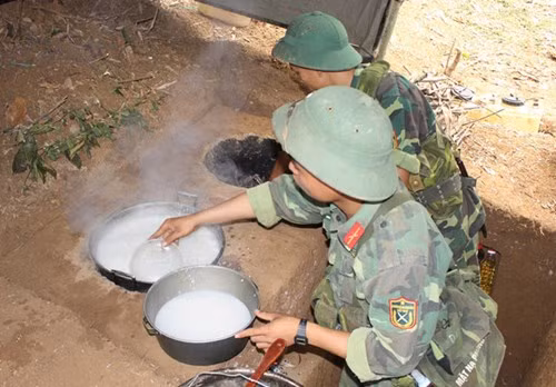 “Nấu không khói” bằng bếp Hoàng Cầm.