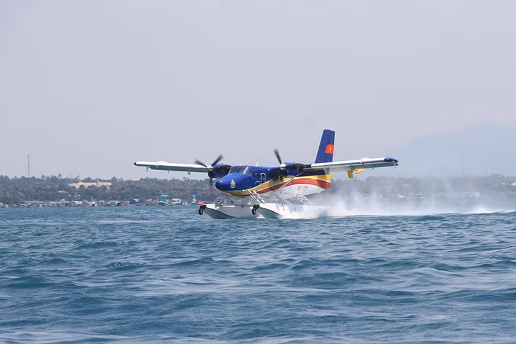 Trong các đơn vị không quân hay không quân hải quân của quân đội ta, công tác đào tạo phi công, học viên trong những năm trở lại gần đây có nhiều chuyển biến tích cực nhất là trong việc áp dụng các công nghệ tiên tiến vào trong giảng dạy, huấn luyện phi công mới. Nguồn ảnh: Báo Hải quân Việt Nam