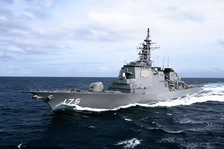 Cái tên cuối cùng trong 4 nước châu Á có mặt trong danh sách này là khu trục hạm Kongō của Phòng vệ Trên biển Nhật Bản, và lớp tàu chiến này cũng được trang bị Aegis. Kongō có lượng giãn nước tối đa lên đến 7.500 tấn, dài 161 mét và có thủy thủ đoàn 300 người. Nguồn ảnh: Arms-Expo.