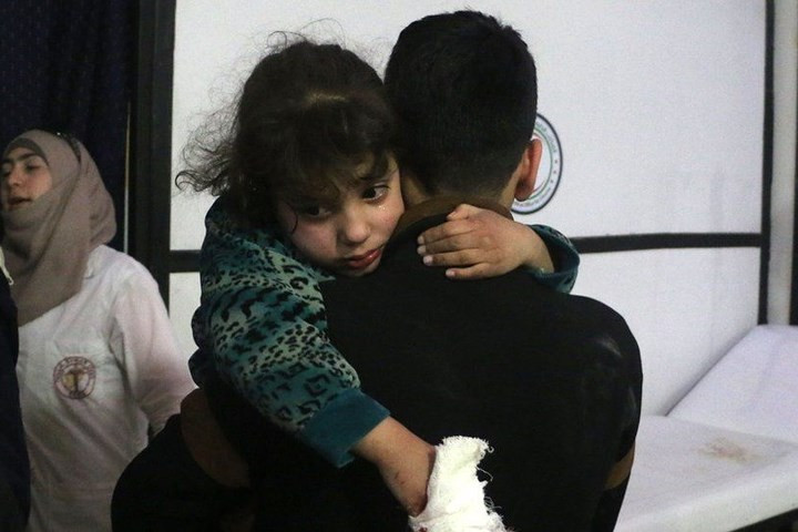 Em bé ở Douma. Theo tin tức mới nhất, phiến quân Syria đã rút hết khỏi Đông Ghouta và quân cảnh Nga đã vào tiếp quản hoàn toàn khu vực này.