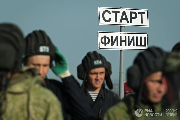 Có mặt tại thao trường Rayevsky là hơn 600 lính dù ưu tú đến từ khắp mọi nơi trên nước Nga, mỗi đội tuyển có 22 người tham gia các phần thi từ trên không cho đến dưới mặt đất. Nguồn ảnh: Ria.