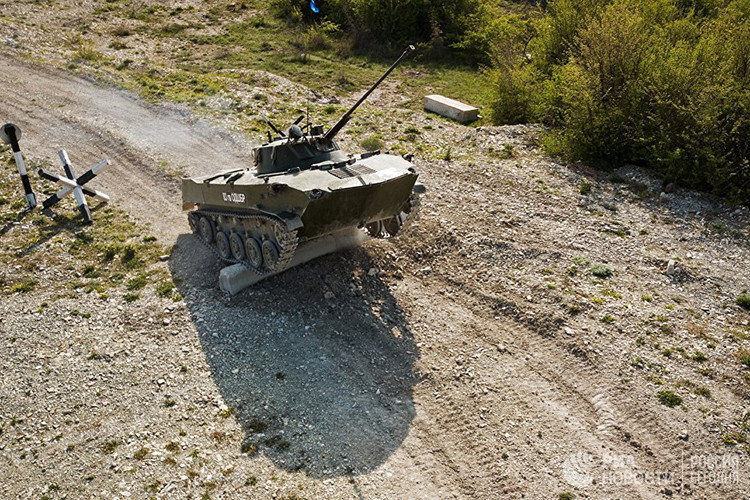 Diễn ra trong hơn 10 ngày tại thao trường Rayevsky ở Novorossiysk, có tới 17 đơn vị lính dù Nga tham gia tranh tài ở nhiều phần thi khác nhau nhằm tìm ra đội đại diện cho lực lượng đổ bộ đường không Nga tham gia hội thao quân sự quốc tế Army Game 2018. Nguồn ảnh: Ria.