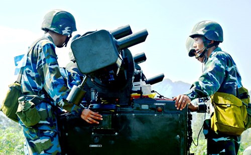 Thao tác làm chủ khí tài.