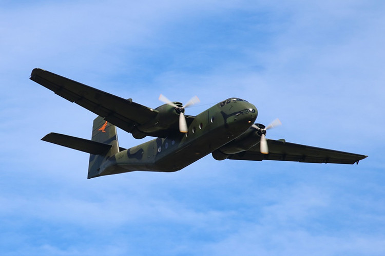 Máy bay vận tải hạng nhẹ C-7 Caribou được phát triển dựa trên máy bay vận tải de Havilland Canada DHC-4 Caribou, là một loại máy bay vận tải chuyên dùng có khả năng cất hạ cánh đường băng ngắn (STOL) do Canada thiết kế và sản xuất. Nguồn ảnh: WordPress.com.