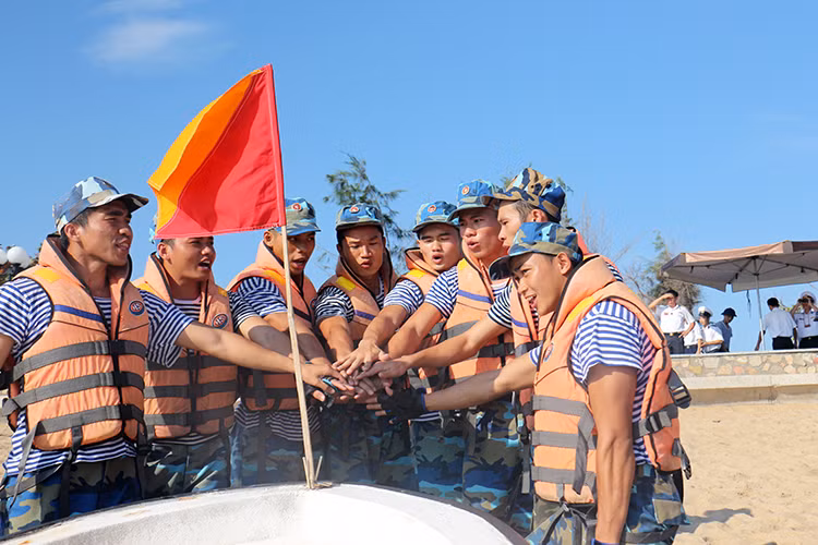 Các vận động viên thể hiện quyết tâm trước khi thi đấu.