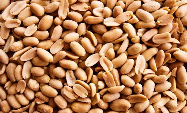 3. Đậu phộng: Đậu phộng đã được chứng minh là giúp giảm cảm giác đói và có thể ngăn ngừa lượng đường trong máu tăng đột biến. Điều này có thể thực sự hữu ích để kiểm soát sự thèm ăn, đặc biệt khi mục tiêu là giảm mỡ bụng". Ảnh: PC.