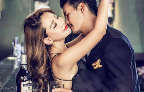 Ngoai tinh voi vo cu, chang trai bang hoang nghe su that