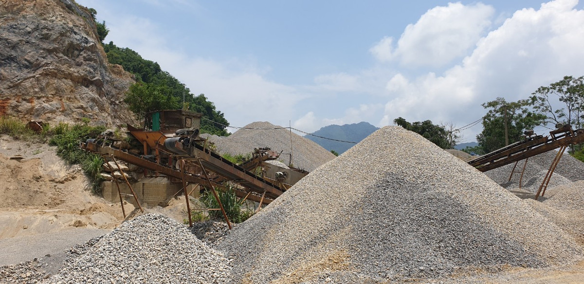 Hòa Bình: Làm rõ việc mỏ đá núi Tran khai thác khi chưa đủ điều kiện Hoa Binh: Lam ro viec mo da nui Tran khai thac khi chua du dieu kien