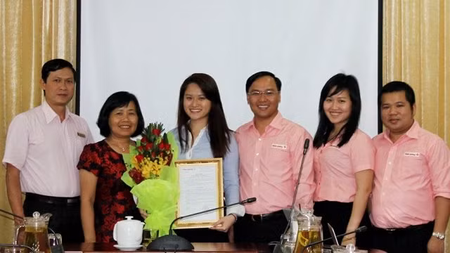 Hai ai nu chuc lon, lam tien cua ba Ho Thi Kim Thoa-Hinh-5