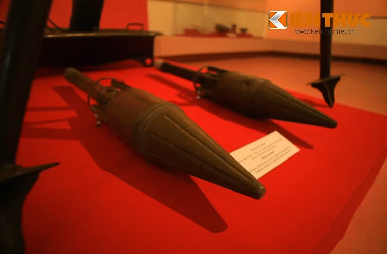 . Cận cảnh các loại đạn súng cối 100mm do Việt Nam chế tạo.