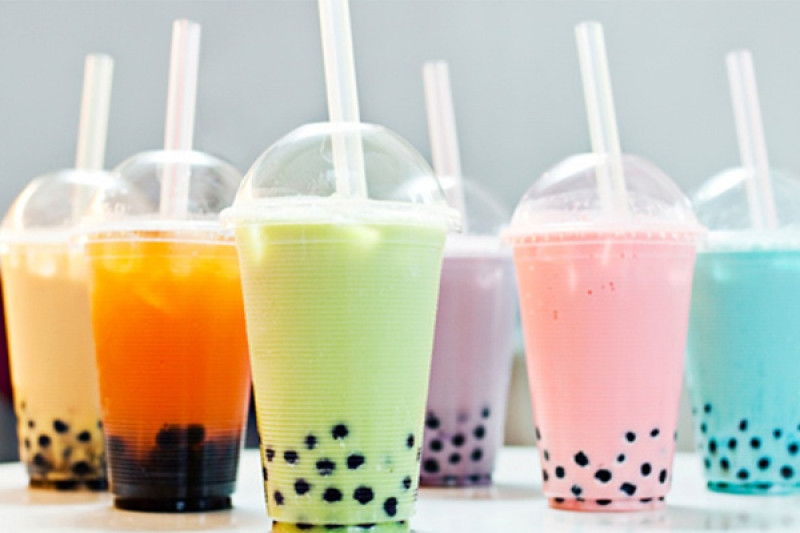 Nếu uống phải những loại trà sữa không đảm bảo an toàn còn có thể làm suy giảm chức năng của gan, thận. Ảnh: sunflower.