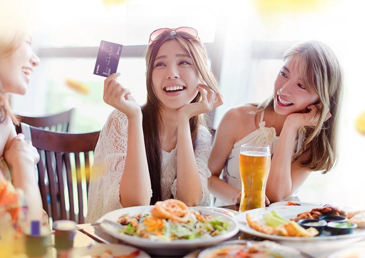 Vì vậy, trong những ngày Tết, bạn cần hết sức lưu ý tới vấn đề ăn uống để tránh nguy cơ nạp quá nhiều đường vào cơ thể, gây ảnh hưởng xấu tới sức khỏe. Ảnh: timo.