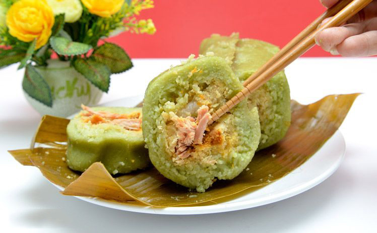 Bên cạnh đó, bạn nên tránh ăn quá nhiều những món ăn dễ gây táo bón như bánh chưng, bánh mứt kẹo, dưa hành, cafe. Ảnh: tintuc.