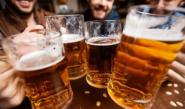 Các gia vị cay nóng như ớt, tiêu, quế, gừng,...hay các đồ uống có tính kích thích như rượu bia, trà đặc...cũng nên nằm trong danh sách những món ăn hạn chế trong ngày Tết của bạn. Ảnh: baophapluat.