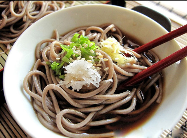 Nhiều loại mì Soba được ăn quanh năm, trong khi số khác thì chỉ được ăn theo mùa. Ảnh: anuong360.