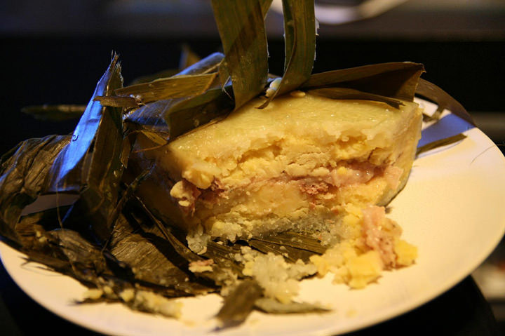 Bánh chưng có nhiều chất béo, do đó những người mắc bệnh thận kèm theo các triệu chứng như tăng huyết áp, rối loạn mỡ máu hoặc mỡ máu cao cũng nên hạn chế ăn bánh chưng. Ảnh: wetrek.