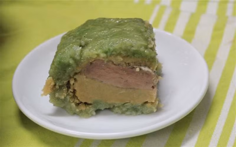 Đặc biệt, với những phụ nữ đang mang thai cũng nên hạn chế ăn bánh chưng để tránh gây khó chịu cho hệ tiêu hóa và táo bón. Ảnh: cooky.