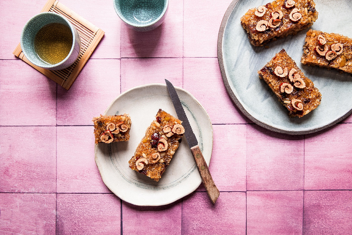 Không chỉ thơm ngon hấp dẫn, món bánh thuốc còn nằm trong danh sách những món ăn có tác dụng chữa bệnh do được làm từ các nguyên liệu tốt cho sức khỏe. Ảnh: sbs.