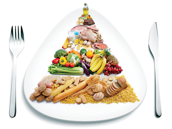 Bạn cũng chỉ nên ăn vừa đủ mỗi bữa để cơ thể có thể hấp thụ hết lượng thức ăn và chuyển hóa thành năng lượng cung cấp cho cơ thể. Ảnh: doanhnhansaigon.