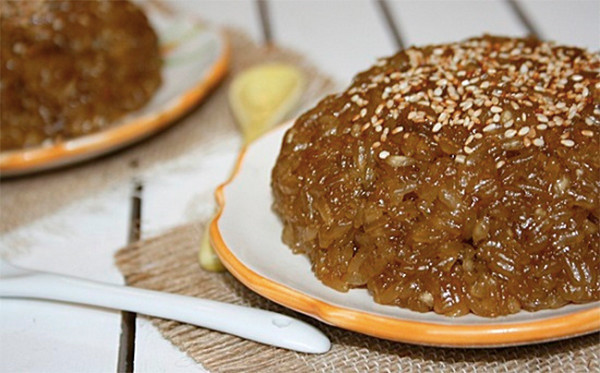 Chè kho là món ăn đặc trưng của miền Bắc ăn vừa mát, vừa mềm lại vừa thơm mùi đỗ xanh và hoa bưởi. Ảnh: ameovat.