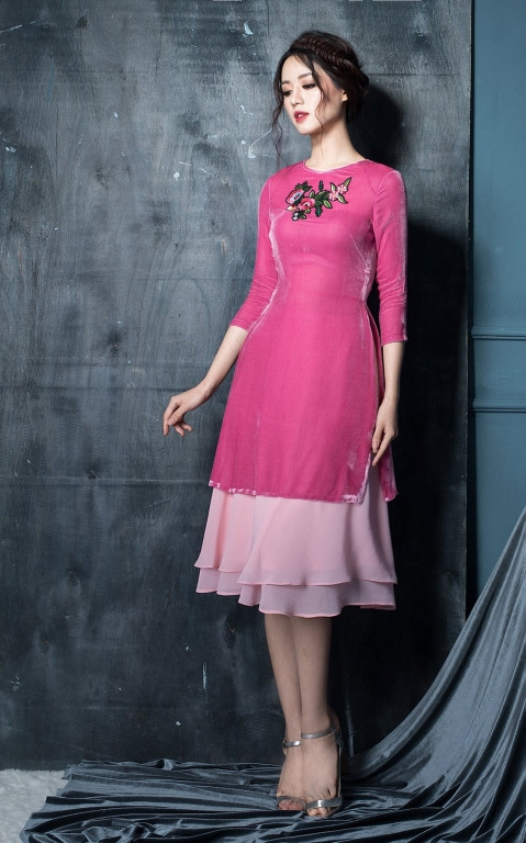 Thậm chí bạn có thể mặc áo dài cách tân cùng với chân váy xòe sẽ rất xinh xắn và duyên dáng. Ảnh: thuthuatphanmem.