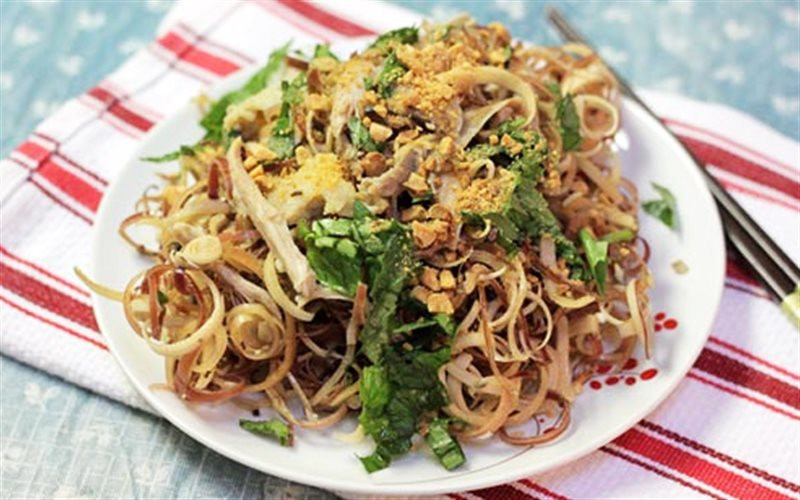 Vị chua ngọt, thanh mát của món gỏi nộm hoa chuối chắc chắn sẽ là món ăn chống ngán cho mâm cỗ Tết nhà bạn. Ảnh: cooky.