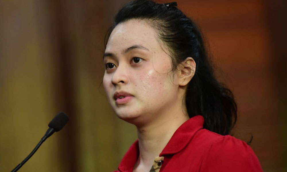 Ngày 14/5/2019, thay vì đưa ra phán quyết đối với 10 bị cáo trong đường dây sản xuất ma túy do Văn Kính Dương cầm đầu, TAND TP.HCM đã trả hồ sơ để điều tra bổ sung do một số vấn đề chưa được làm rõ. Lý do khi đó, tại phiên xét xử, ông Văn Trọng Thái và bà Phạm Thị Yến (cha mẹ Dương) khai từ năm 2016 có gặp Dương, đưa Dương 4 tỷ đồng. Do đó theo HĐXX, cần điều tra làm rõ việc ông Thái có là đồng phạm với Dương hay không". Đối với bị cáo hot girl Ngọc Miu, tòa cho là theo lời khai tại CQĐT, Ngọc khai biết Dương mua bán ma túy. Vì vậy cần điều tra làm rõ Ngọc có biết Dương và Lê Hương Giang, Nguyễn Thu Huyền mua bán ma túy hay không... Ảnh: VNN 