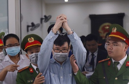 Truong Duy Nhat tiet lo moi quan he voi Vu 