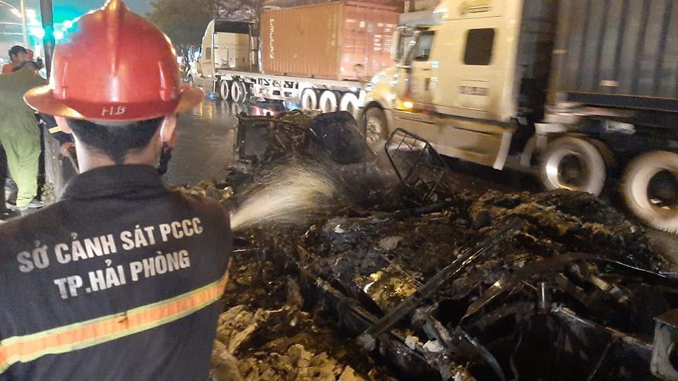 Hai Phong: Container boc chay ngun ngut, tai xe nhanh chong thoat than-Hinh-2