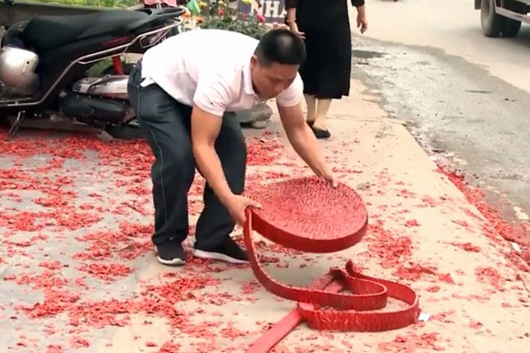 Dam cuoi dot phao do duong Ha Noi: Chu tich TP chi dao xu ly nghiem