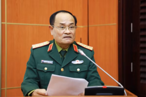 Thượng tướng Nguyễn Phương Nam, nguyên Ủy viên Trung ương Đảng (khóa XI, XII), nguyên Ủy viên Quân ủy Trung ương, nguyên Phó Tổng Tham mưu trưởng QĐND Việt Nam. 