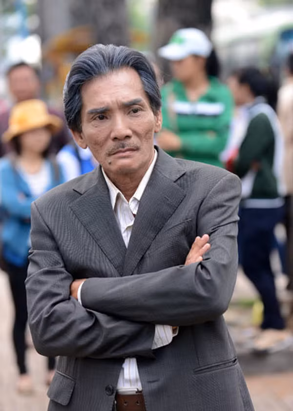 “Bong hong” noi tieng di qua doi Thuong Tin: Vo 3 Hong Nhung gio o dau?-Hinh-4