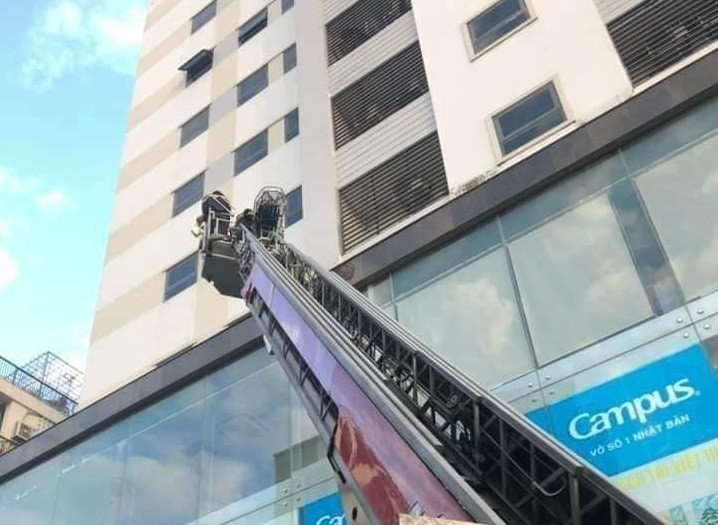 Nu sinh lop 7 o Quang Ninh tu vong do nga tu tang 8 chung cu